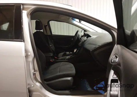 2016 Ford Focus Se z USA, uszkodzony, nr VIN 1FADP3F25GL257693